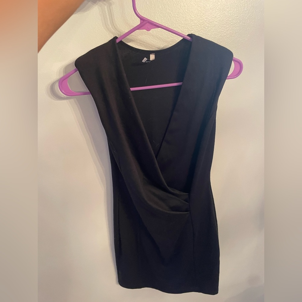 black bodycon v-neck dress